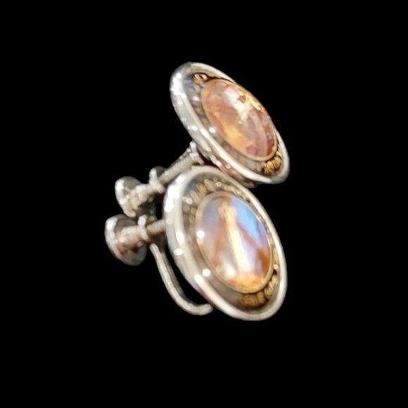 Vintage HemisFair ’68 Tower of Americas San Antonio World’s Fair Clip-On Earring - Picture 2 of 5